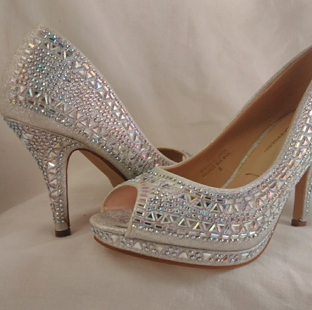 L Lorraine heels